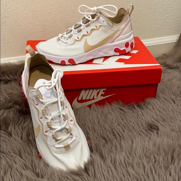 Nike Shoes - NEW Nike React Element 55
